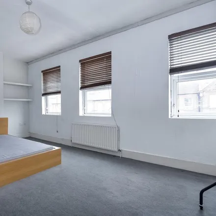 Rent this 3 bed apartment on Honor Oak Cleaners in Honor Oak Park, London