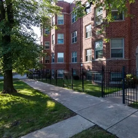 Rent this 2 bed house on 1706-1716 West Farwell Avenue in Chicago, IL 60645