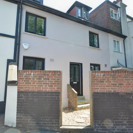 Image 1 - Albany Antiques, London Road, Hindhead, GU26 6SE, United Kingdom - Apartment for rent