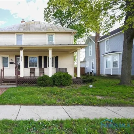 Buy this 3 bed house on 681 South Street in Findlay, OH 45840