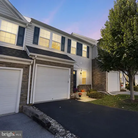 Image 1 - 407 Lopata Road, Phoenixville, PA 19460, USA - Townhouse for sale