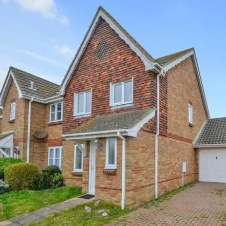 Buy this 3 bed duplex on Oakham Drive in Lydd, TN29 9DL