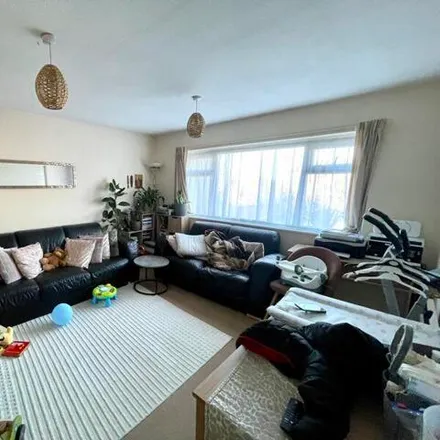 Image 2 - Maunds Hatch, Latton Bush, CM18 7JH, United Kingdom - Apartment for sale