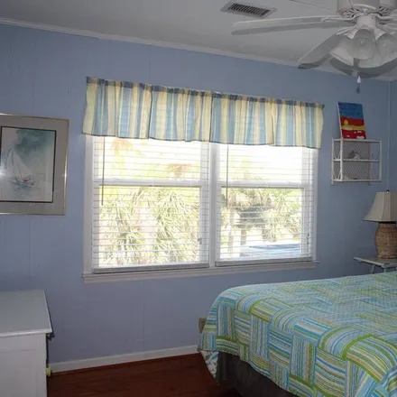 Rent this 4 bed house on Folly Beach in SC, 29439