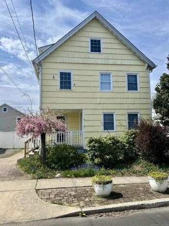 Rent this 4 bed house on 23 Elm Street in Fort Trumbull, Milford