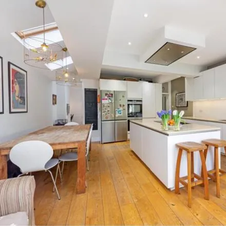 Image 3 - Chichele Road Surgery, Sheldon Road, London, NW2 3AG, United Kingdom - Townhouse for sale