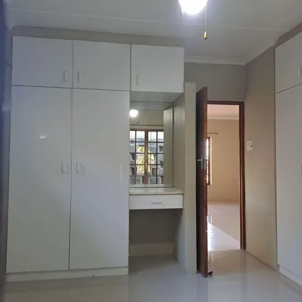 Image 4 - Chelsea Road, Woodside, Pinetown, 3629, South Africa - Apartment for rent