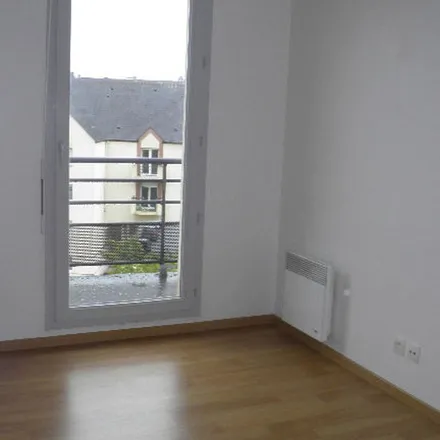 Image 4 - Rue Charles Corbeau, 27000 Évreux, France - Apartment for rent