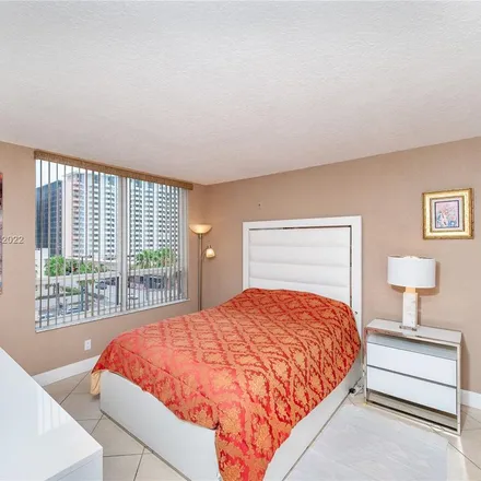 Image 6 - 2699 Collins Avenue, Miami Beach, FL 33140, USA - Apartment for rent