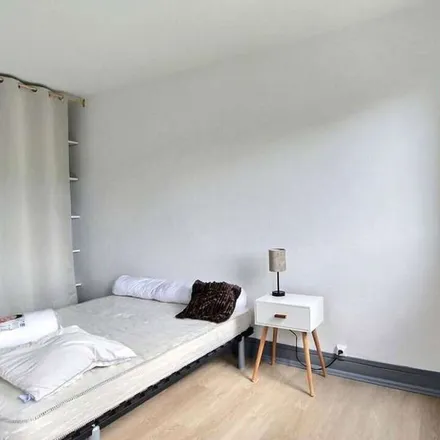 Image 8 - LCL, Rue Henri IV, 81100 Castres, France - Apartment for rent