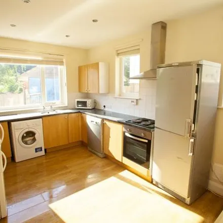 Rent this 6 bed duplex on 2-20 Rokeby Gardens in Leeds, LS6 3JZ