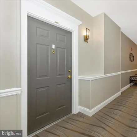 Image 3 - 531 Lawson Way, Rockville, MD 20800, USA - Condo for sale