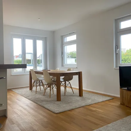 Rent this 2 bed apartment on Pöseldorfer Weg 25 in 20148 Hamburg, Germany