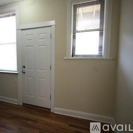Image 4 - 6720 N Lakewood Ave, Unit 1 - Apartment for rent