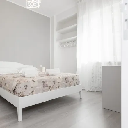 Image 4 - Via Isonzo, 2, 37126 Verona VR, Italy - Apartment for rent