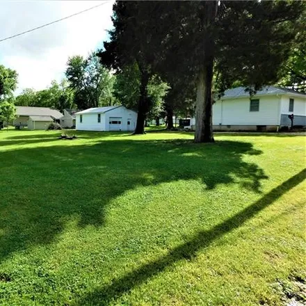 Image 2 - 305 East 5th Street, Holden, MO 64040, USA - House for sale