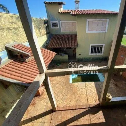 Buy this 4 bed house on Rua Cônego César Borges in Abadia, Região Geográfica Intermediária de Uberaba - MG