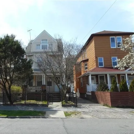 Image 1 - 557 Van Cortlandt Park Avenue, Lowerre, City of Yonkers, NY 10705, USA - House for sale