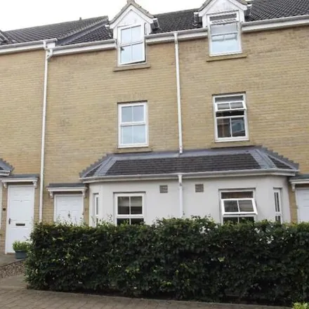 Rent this 4 bed townhouse on 17 Kenneth McKee Plain in Norwich, NR2 2TH