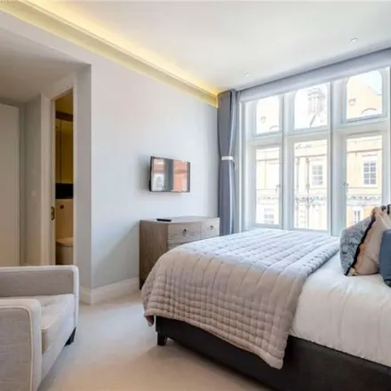 Image 9 - 7 Green Street, London, W1K 6RS, United Kingdom - Apartment for rent