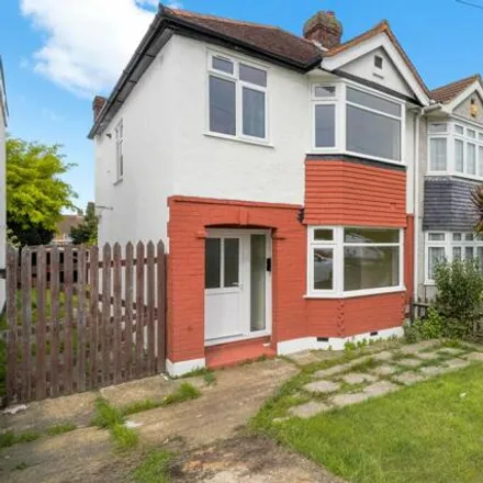 Buy this 3 bed duplex on James Road in Bowmans, DA1 3NF