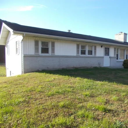 Buy this 3 bed house on Harlan Road in Pineville, KY 40977