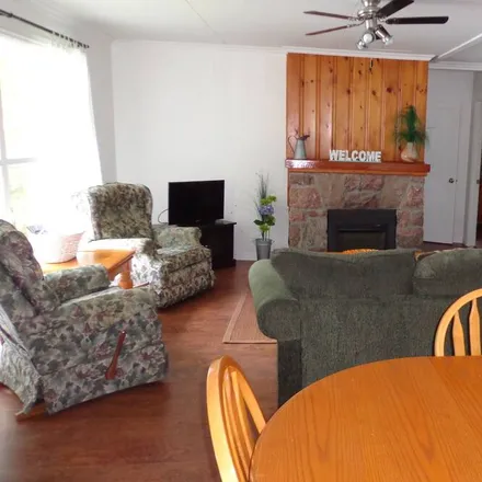 Rent this 3 bed townhouse on Gravenhurst in ON P1P 1R2, Canada