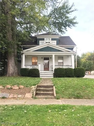 Buy this 2 bed house on 1680 3rd St in Cuyahoga Falls, Ohio