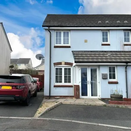 Buy this 3 bed duplex on Belfrey Close in Milford Haven, SA73 3SE
