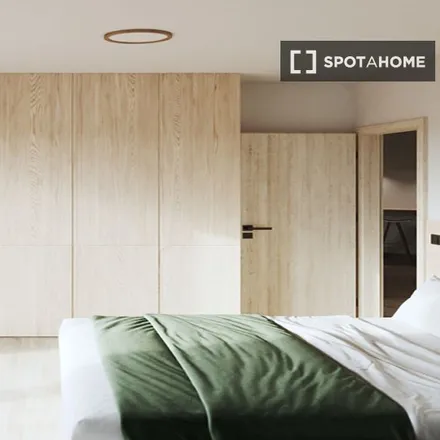 Rent this 12 bed room on Calle de la Vía Carpetana in 205, 28047 Madrid