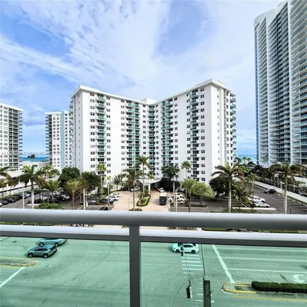 Image 2 - AQUARIUS Condiminium (South), South Ocean Drive, Beverly Beach, Hollywood, FL 33009, USA - Condo for rent
