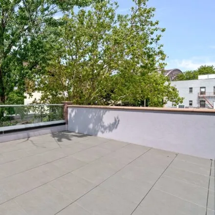 Image 4 - 19-25 22nd Road, New York, NY 11105, USA - House for rent