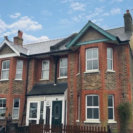 Rent this 3 bed duplex on Campbell Road in Caterham on the Hill, CR3 5JQ