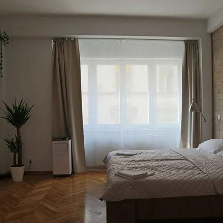 Image 3 - All in one, Na Zbořenci, 111 21 Prague, Czechia - Apartment for rent