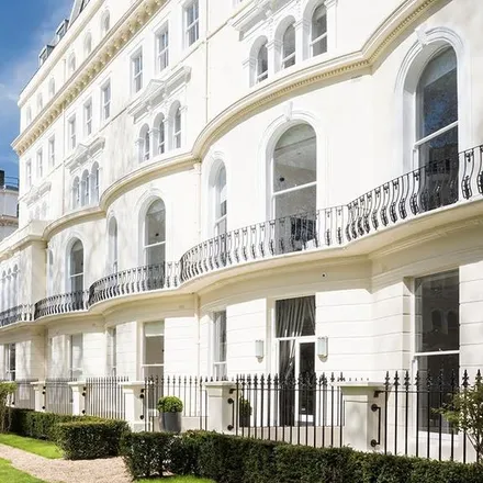 Image 2 - Garden House, 86-92 Kensington Gardens Square, London, W2 4BG, United Kingdom - Apartment for rent