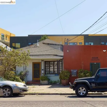 Buy this 8 bed house on 3021 East 7th Street in Oakland, CA 94601