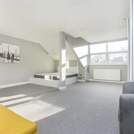 Rent this 2 bed apartment on Granville Road in Newcastle upon Tyne, NE2 1TQ