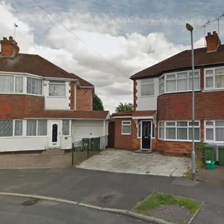 Rent this 5 bed duplex on Cleveleys Avenue in Braunstone Town, LE3 2GH