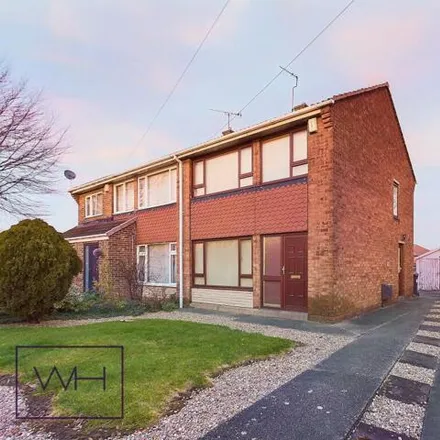 Buy this 3 bed duplex on Gullane Drive in Sprotbrough, DN4 9NW