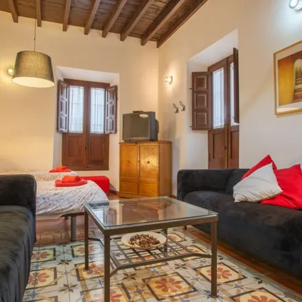 Rent this 1 bed apartment on 7 Gatos in Calle Montalbán, 18002 Granada