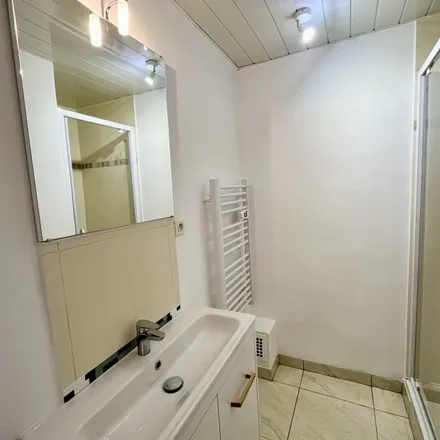 Rent this 2 bed apartment on 2 Avenue Jules Vallès in 38100 Grenoble, France