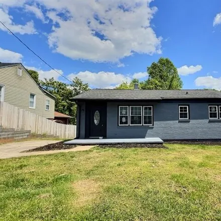 Buy this 3 bed house on 1137 Oakgrove Avenue in Martinsville, VA 24112