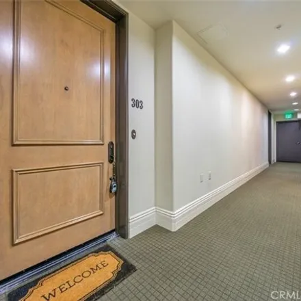 Image 4 - 162 South Oakhurst Drive, Beverly Hills, CA 90212, USA - Condo for sale