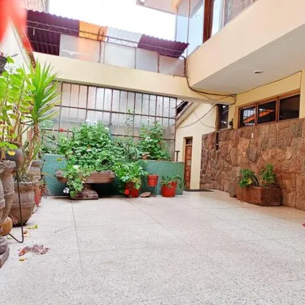 Rent this 6 bed house on Hospedaje Vilandré in Avenida El Sol, Cusco 08001