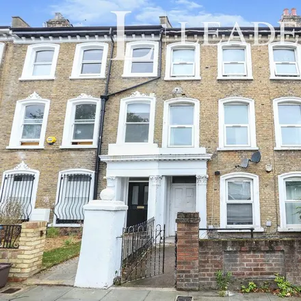 Rent this 2 bed apartment on Glengall Road in London, SE15 6NH