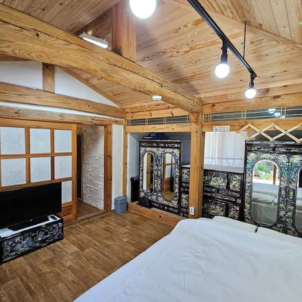Rent this studio house on 100-7 in Hanji-gil, Wansan-gu