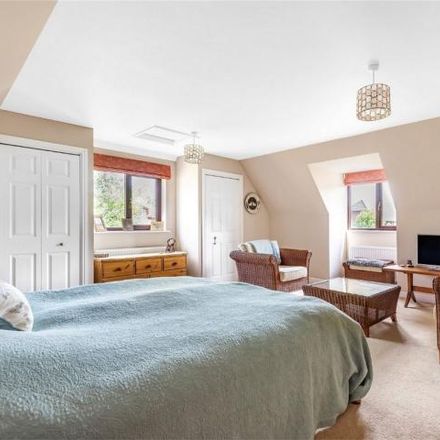 Rent this 5 bed house on Lavenham Drive in Biddenham, MK40 4QR