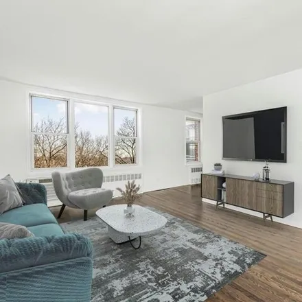 Image 1 - 6200 Riverdale Avenue, New York, NY 10471, USA - Apartment for sale