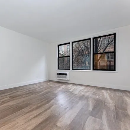 Rent this studio house on 220 East 26th Street in New York, NY 10010