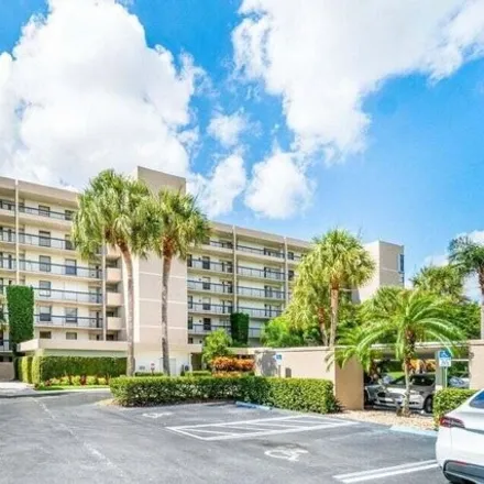 Buy this 2 bed condo on Queens Gate in Boca Del Mar, Palm Beach County